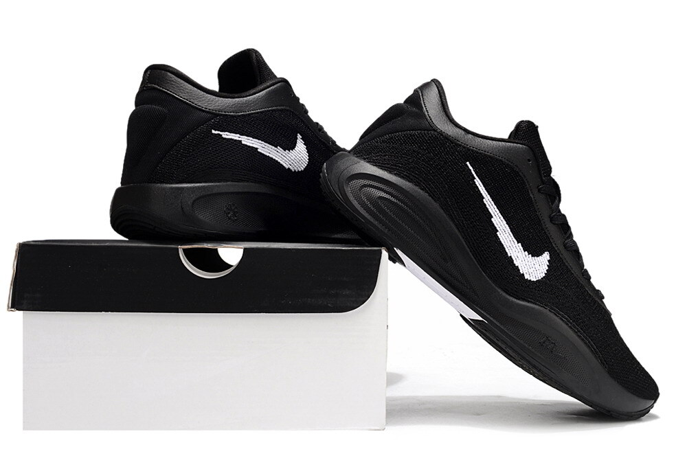 Nike hustle black online