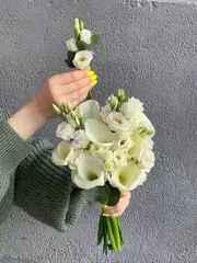 Букет невесты №19 с каллами и эустомой