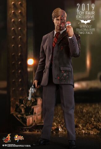 Фигурка Двуликий масштаб 1/6 Бэтмен Темный Рыцарь Эксклюзив HotToys