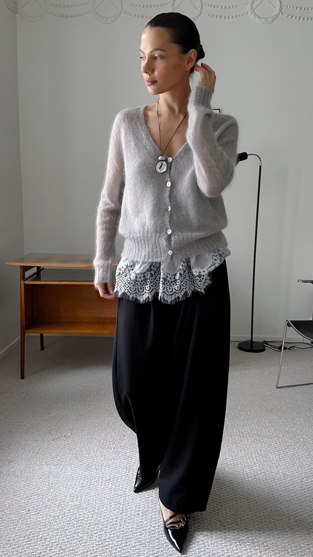 Кардиган связанный паутинкой из детского мохера