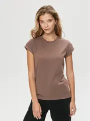 Футболка с подвернутым рукавом