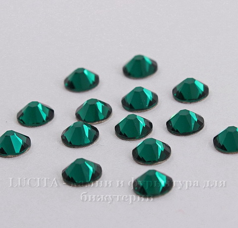 2058 Стразы Сваровски холодной фиксации Emerald ss 20 (4,6-4,8 мм), 10 штук ()