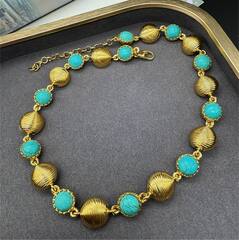 84521-kole-rakushki-v-stile-schiaparelli-s-golubymi-vstavkami-pod-biryuzu