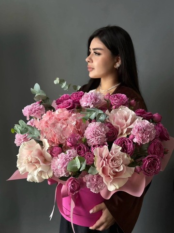 Цветы в коробке «Малиновый рассвет»