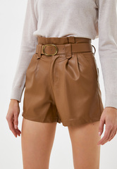 Шорты из экокожи с защипами с ремнем