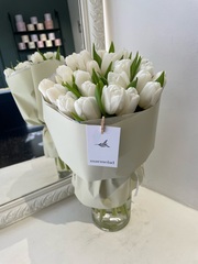 Букет из 15 классических тюльпанов белого цвета доступен к заказу с 3.03.2026