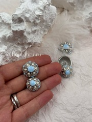 Пуговица серебристая объёмная с голубой и молочной эмалью