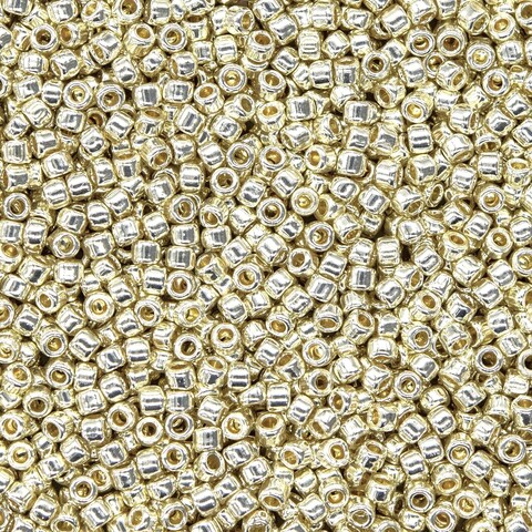 Японский бисер TOHO Round 15/0 (№PF558), непрозрачный глянцевый с металлическим блеском
