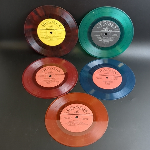 Набор из 5 цветных пластинок для декора. 5 Виниловых пластинок 7 дюймов миньоны.