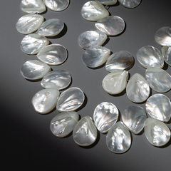 Капля из перламутра морских ракушек, 15,5*20мм, белый