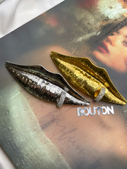 Брошь Скиапар. серебристая массивная в форме 