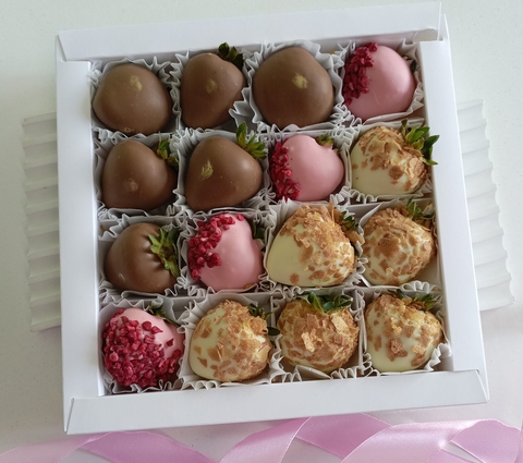 Клубника в шоколаде 16 штук ( Летнее предложение)