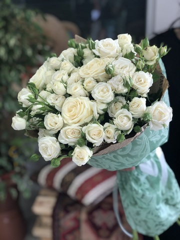 White Spray roses