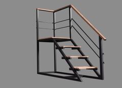 Лестница из металлокаркаса с подиумом