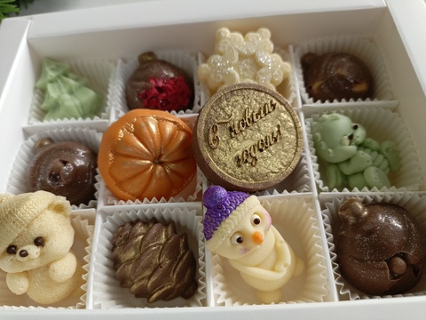 Новогодний набор конфет из шоколада