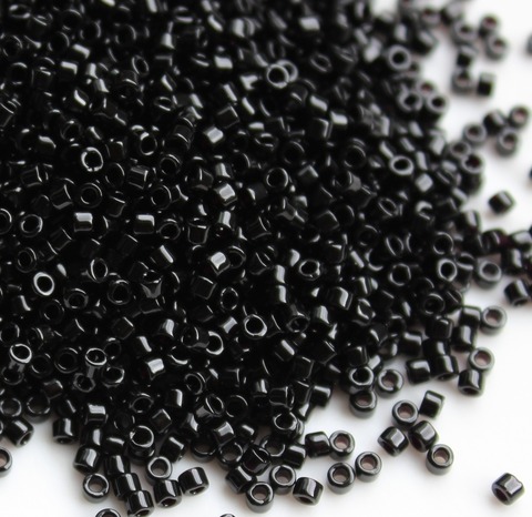 DB-0010 Бисер цилиндрический Миюки делика 11/0 /Miyuki delica 11/0 Opaque Black DB-0010 Бисер цилиндрический Миюки делика 11/0 /Miyuki delica 11/0 Opaque Black