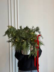 Композиция из хвои объемная в металлической тубе - размер S. арт 4331