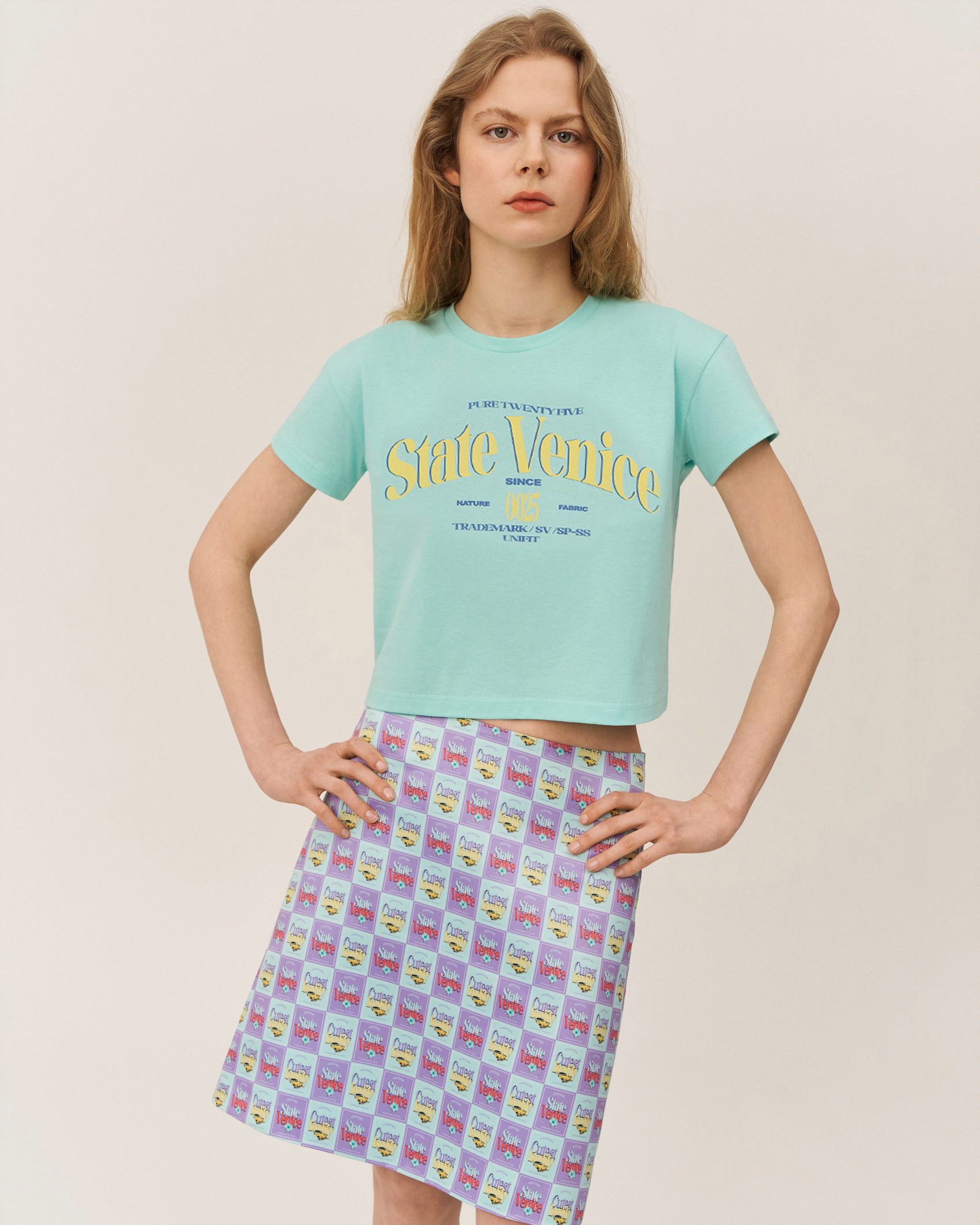 Укороченная футболка