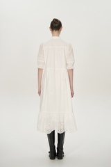 Платье белое с воротничком