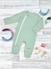 Комбинезон Mjölk Sleep and Play Magic Mint, швы наружу