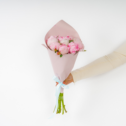 Букет 11 нежно-розовых пионов