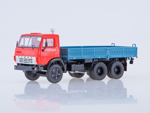 KAMAZ-5320 flatbed truck red-blue 1:43 Start Scale Models (SSM)