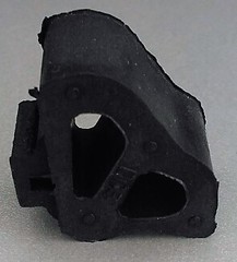 ОТБОЙНИК КАПОТА NEXIA GM (ФИГУРНЫЙ)