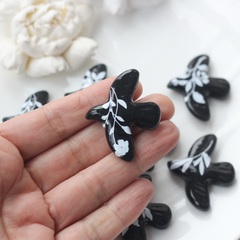 Подвеска фарфоровая Птичка (черный с белым) 34*42 мм S040