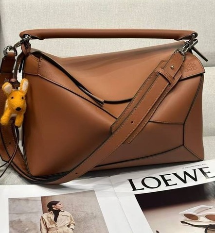 Сумка Loewe Puzzle Edge bag in classic calfskin