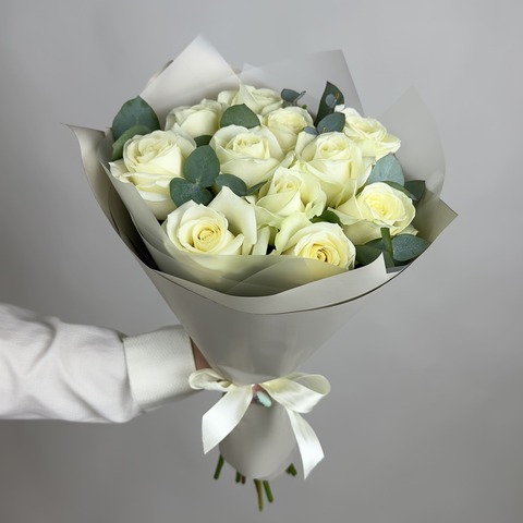 Букет цветов из 11 белых роз Аваланш