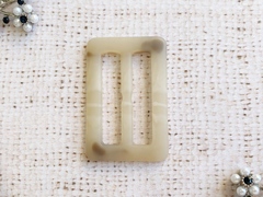 Пряжка, ш. 3,7 см.