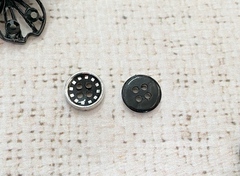 Пуговицы, d 1,1 см, 4 прокола