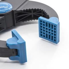 44-2-020 Струбцина клещеобразная пластик. корп., рычажный храповый механизм, 8