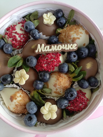 Клубника в шоколаде на День Матери