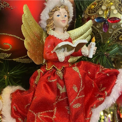 Ангел в красном платье