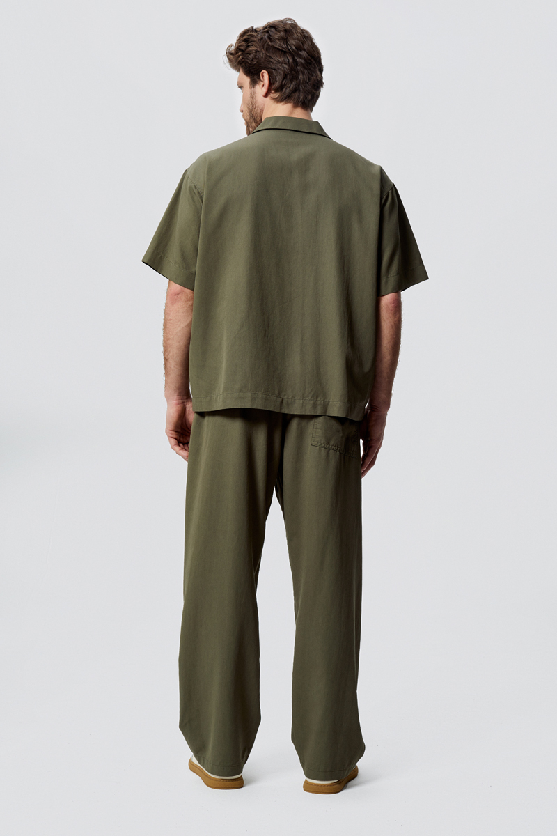 Хаки костюм-тройка HEATHEN