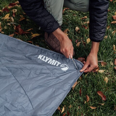 Картинка одеяло Klymit Horizon Travel Blanket серое - 5