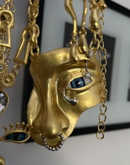 83531 - Колье HALF FACE в стилистике Schiaparelli