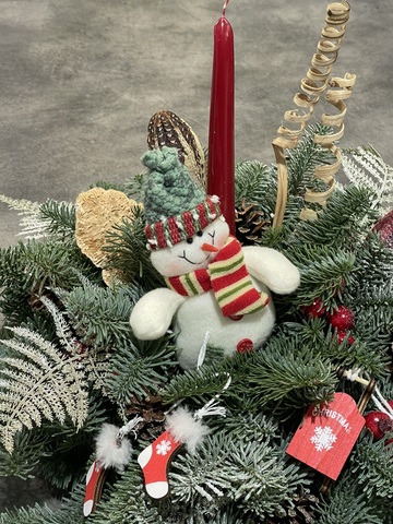 Композиция из нобилиса со снеговиком