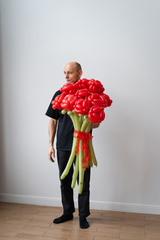 Сет гелиевых шаров Любовь с букетом роз