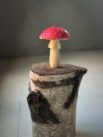 Свеча Unification Love Большой улов Мухомор белая