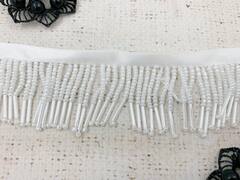 Тесьма отделочная атлас с бисером, ш. 4 см, белый