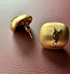27344 -Серьги пусеты квадратные округлые из латуни YSL цвет матовое золото/матовое серебро