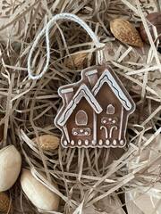 Пряничный домик. Подвеска FG-169