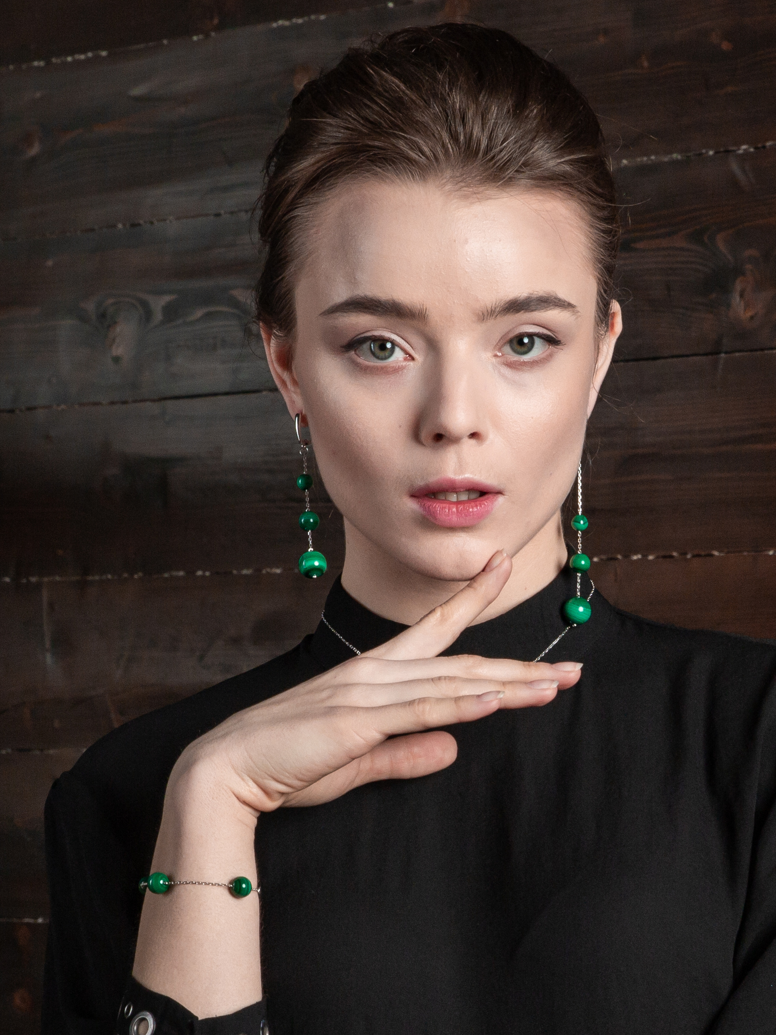 Серьги асимметричные с малахитом