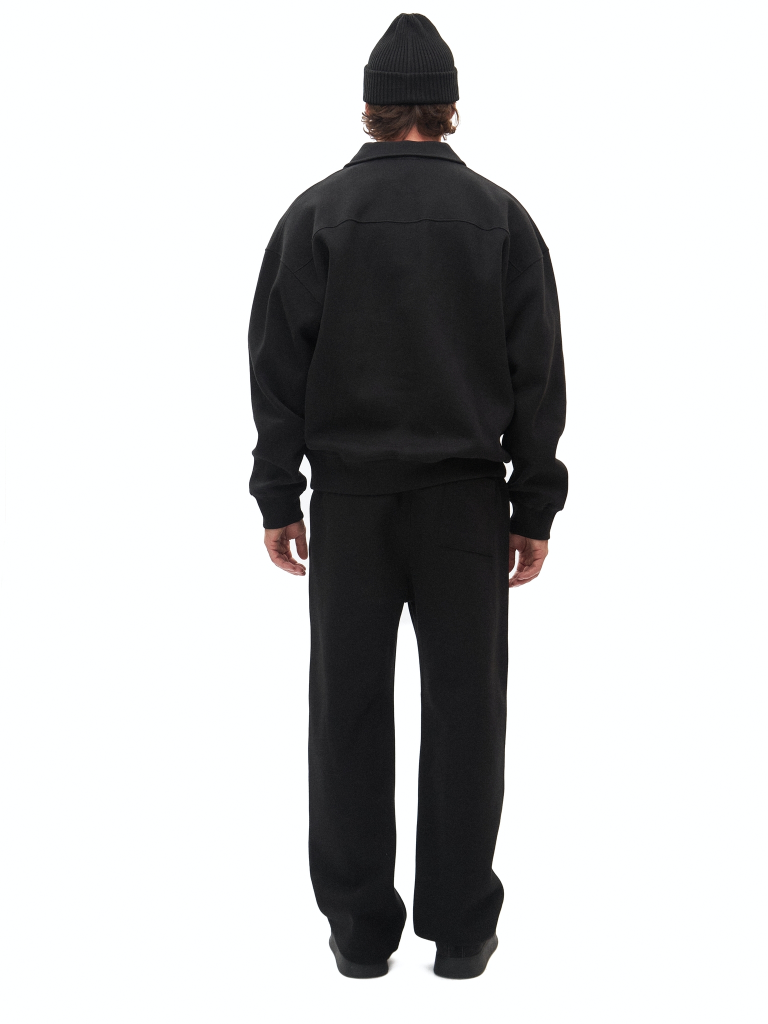 Черный спортивный костюм Laine 02