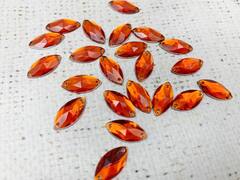 Стразы пришивные акрил, d 0,8х1,5 см, алый