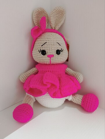 Зайка в малиновом платье