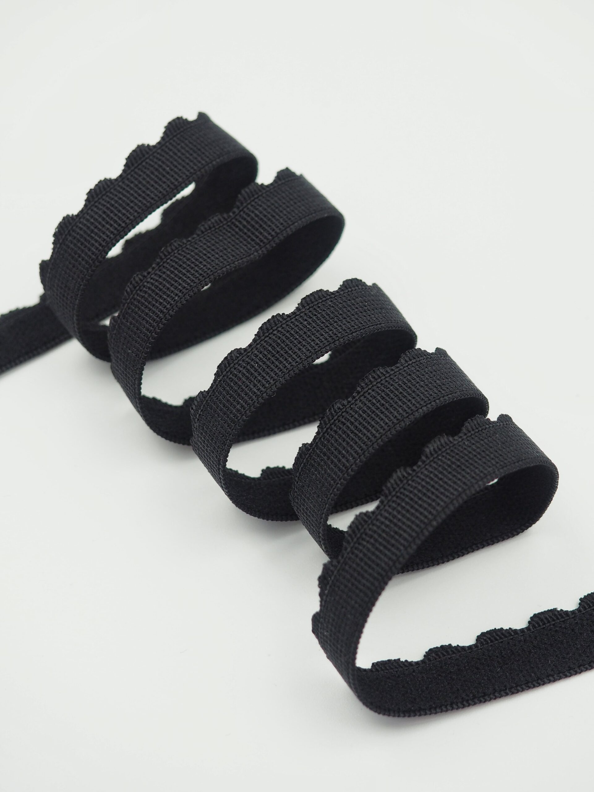 Резинка отделочная черная ажурная ширина 12 мм с учетом фестона