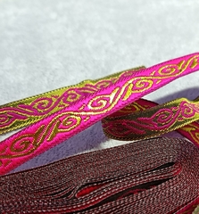 Лента жаккардовая, ш. 1 см.